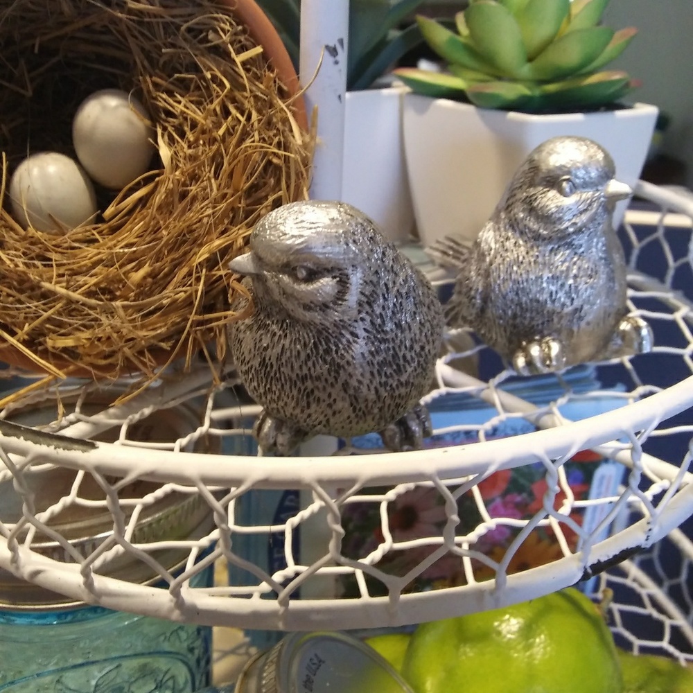 Rustic 3 Tier Tray Chicken Wire
